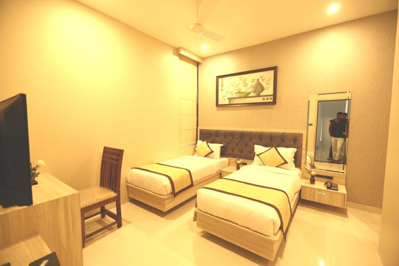 Pine Regency - Aravali'S Peak View Hotel Udaipur Exterior photo