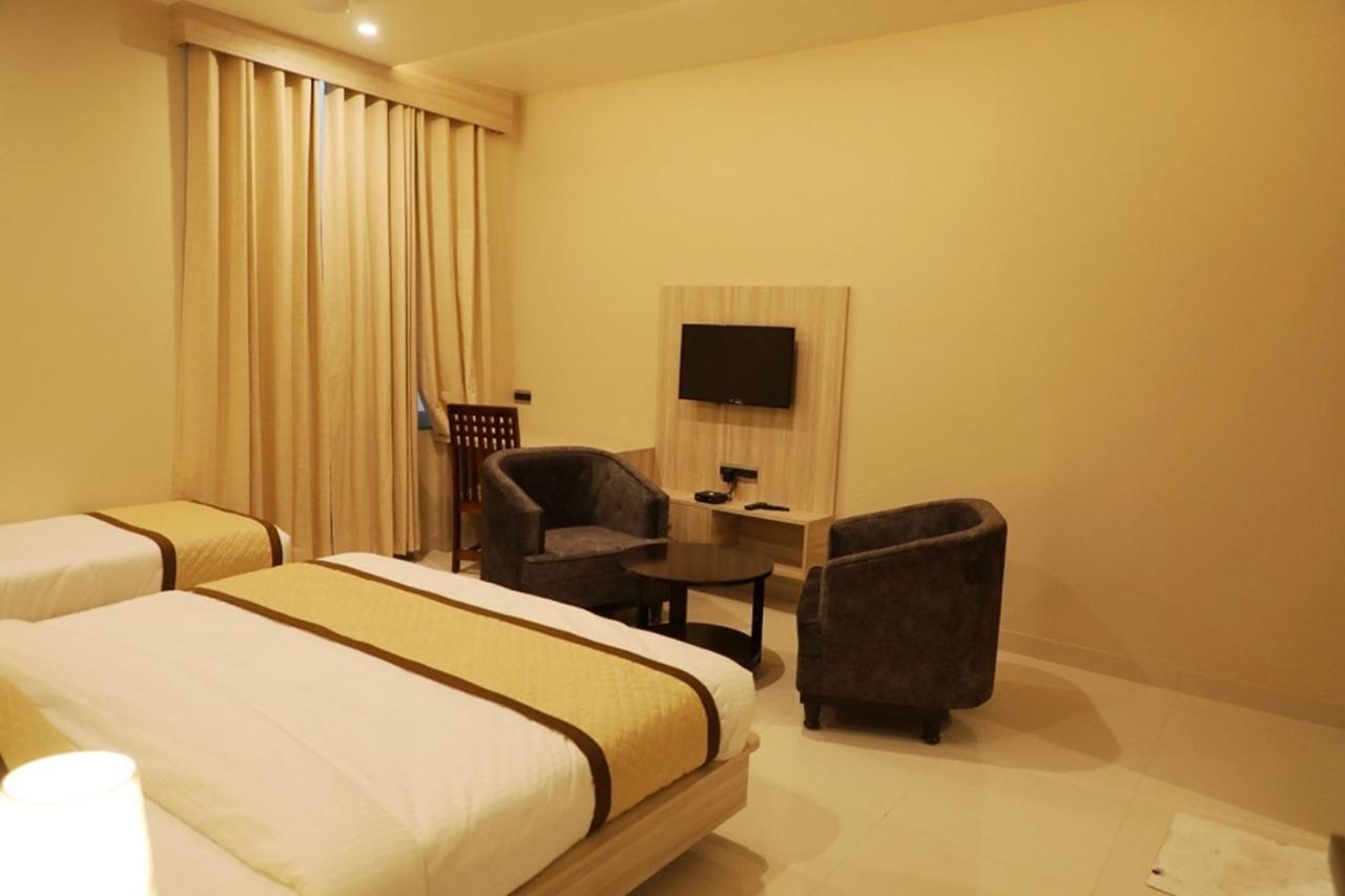 Pine Regency - Aravali'S Peak View Hotel Udaipur Exterior photo