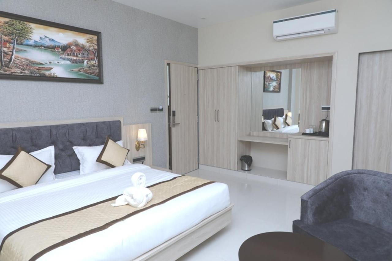 Pine Regency - Aravali'S Peak View Hotel Udaipur Exterior photo